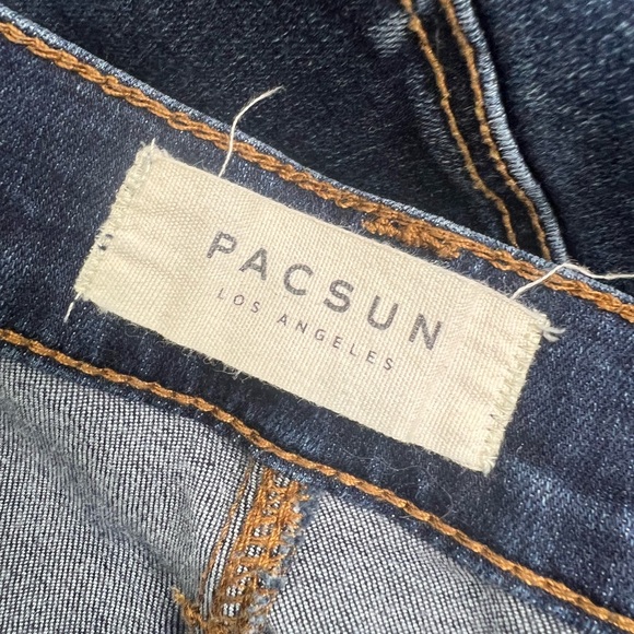 Distressed denim - Picture 3 of 3